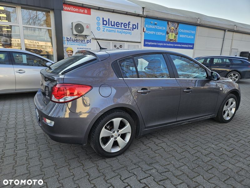Chevrolet Cruze 1.8 LT - 13