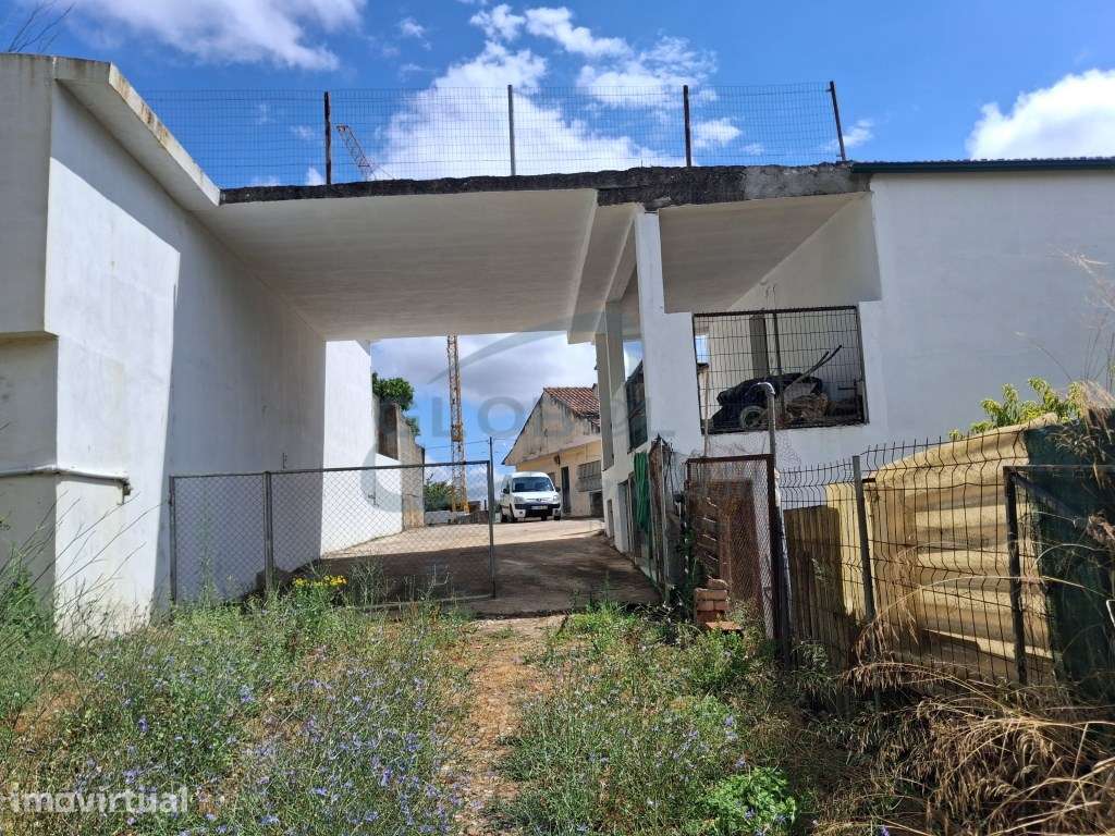 Exclusiva Propriedade em Alcanena | Duas Utilizações Independentes,... - Grande imagem: 4/44