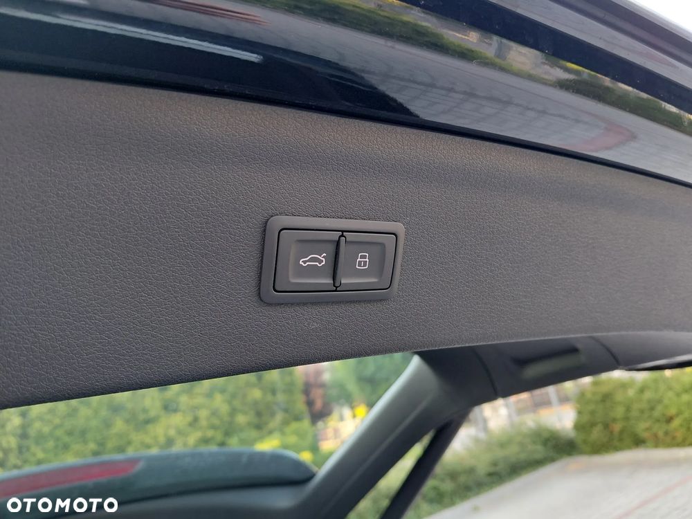 Audi Q3 2.0 TDI Quattro Design S tronic - 25