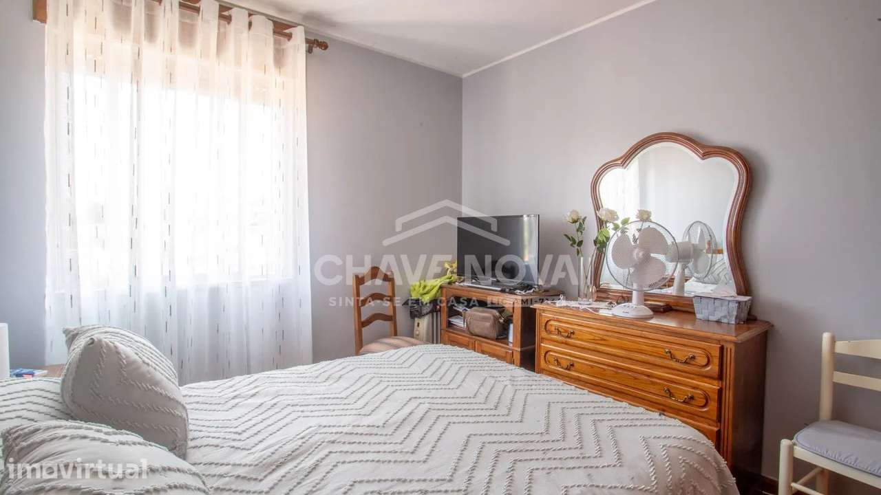T2 Convertido em T3 Último Piso c/ Vista Rio em Oliveira do Douro - Grande imagem: 5/20
