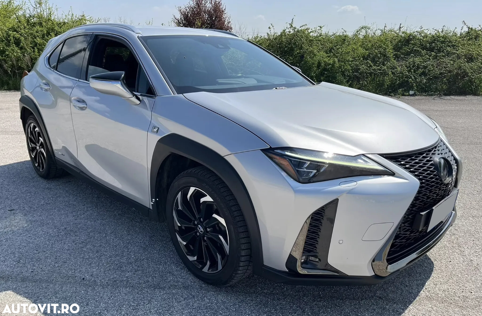Lexus UX 250h F SPORT - 3