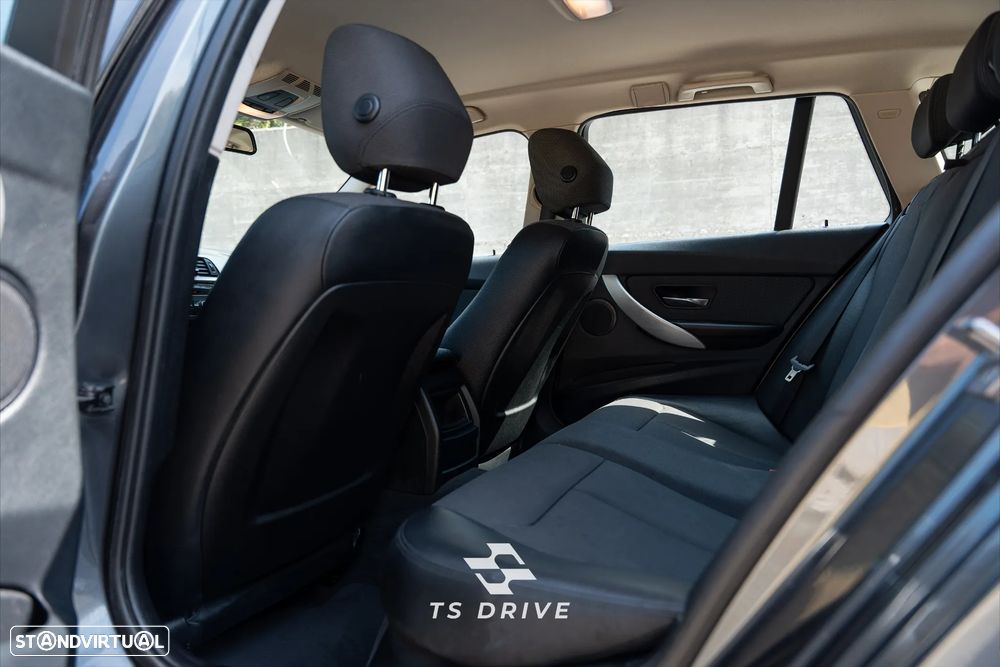 BMW 320 d Auto Line Modern - 28