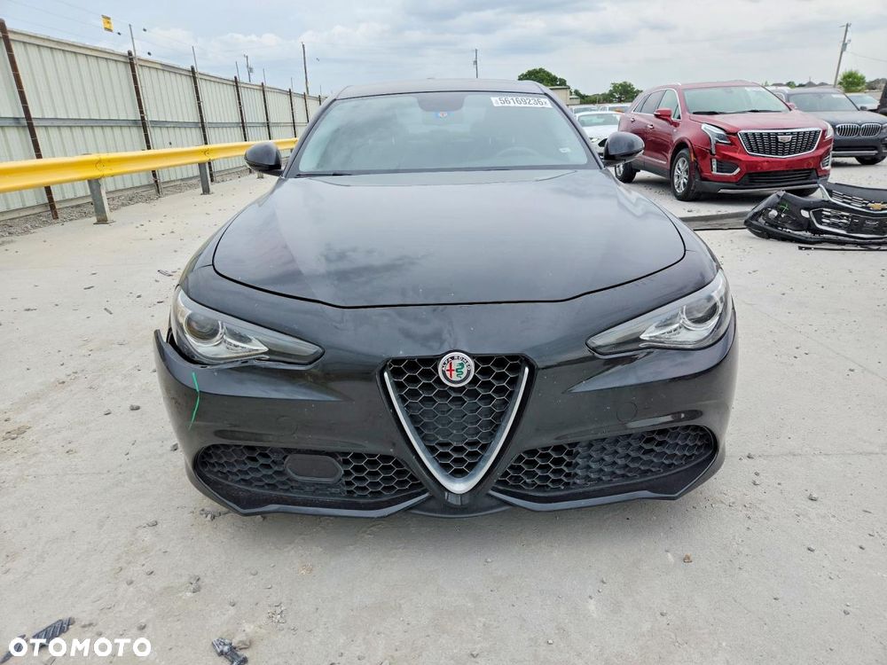 Alfa Romeo Giulia - 2