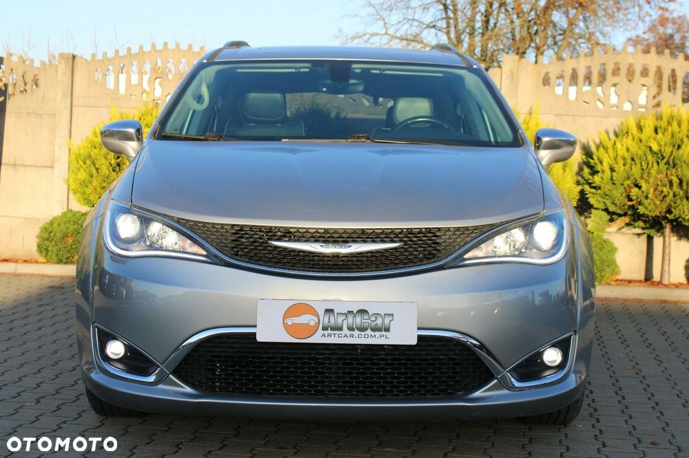 Chrysler Pacifica - 3