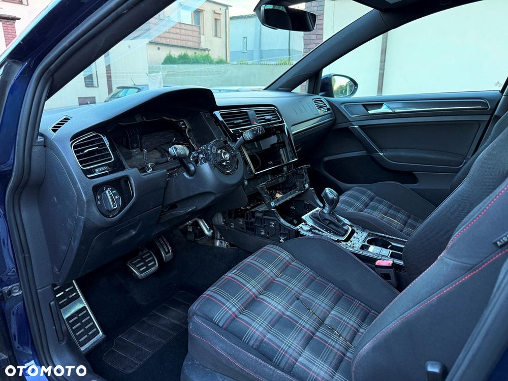 Volkswagen Golf GTI (BlueMotion Technology) DSG - 12