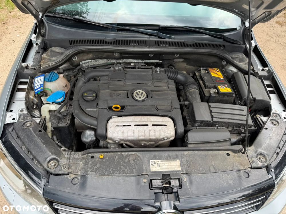 Volkswagen Jetta 1.4 TSI Highline - 2