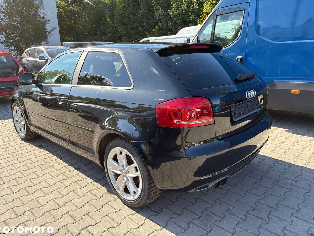 Audi A3 2.0 TDI DPF Ambition S tronic - 4