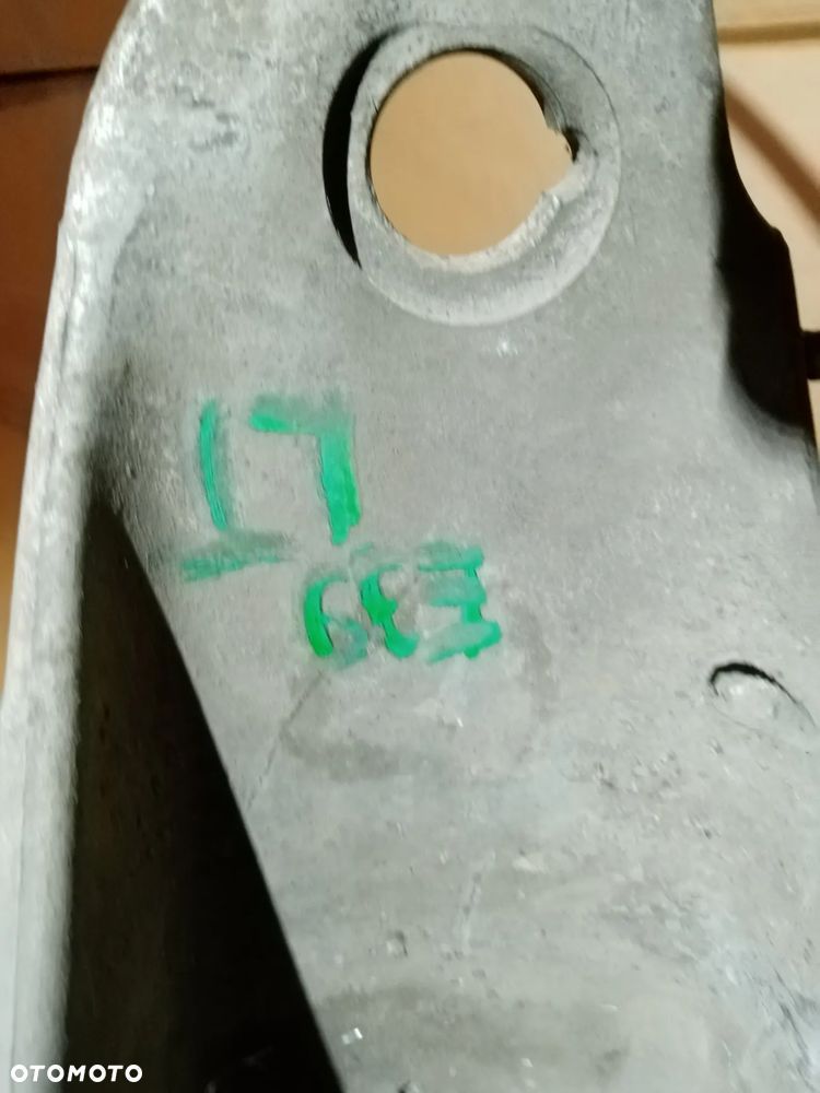 Zwrotnica piasta lewy tył tylna lewa wahacz BMW 5 E39 3.0D - 8