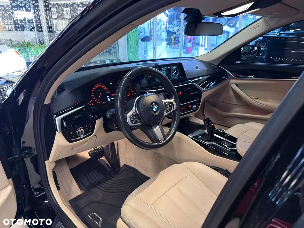 BMW Seria 5 520i M Sport Edition - 12