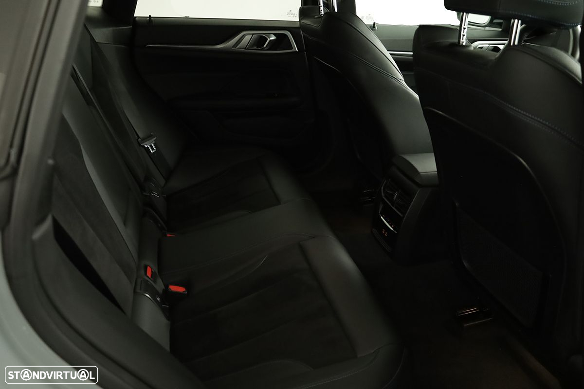 BMW 420 Gran Coupé i Pack Desportivo M Auto - 26