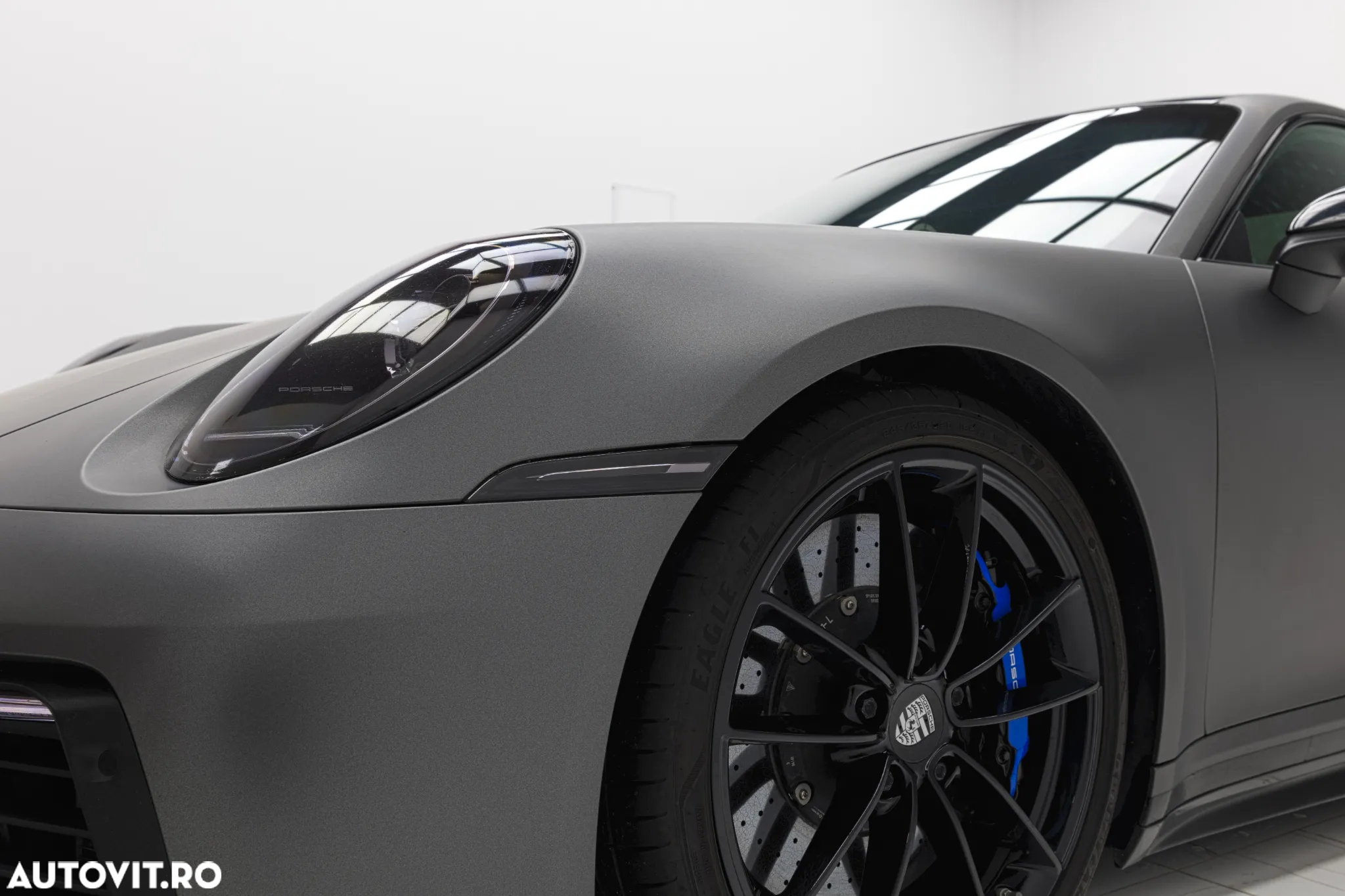 Porsche 911 Carrera 4S - 3