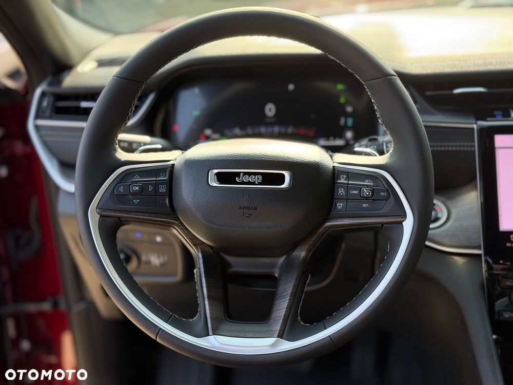 Jeep Grand Cherokee - 18