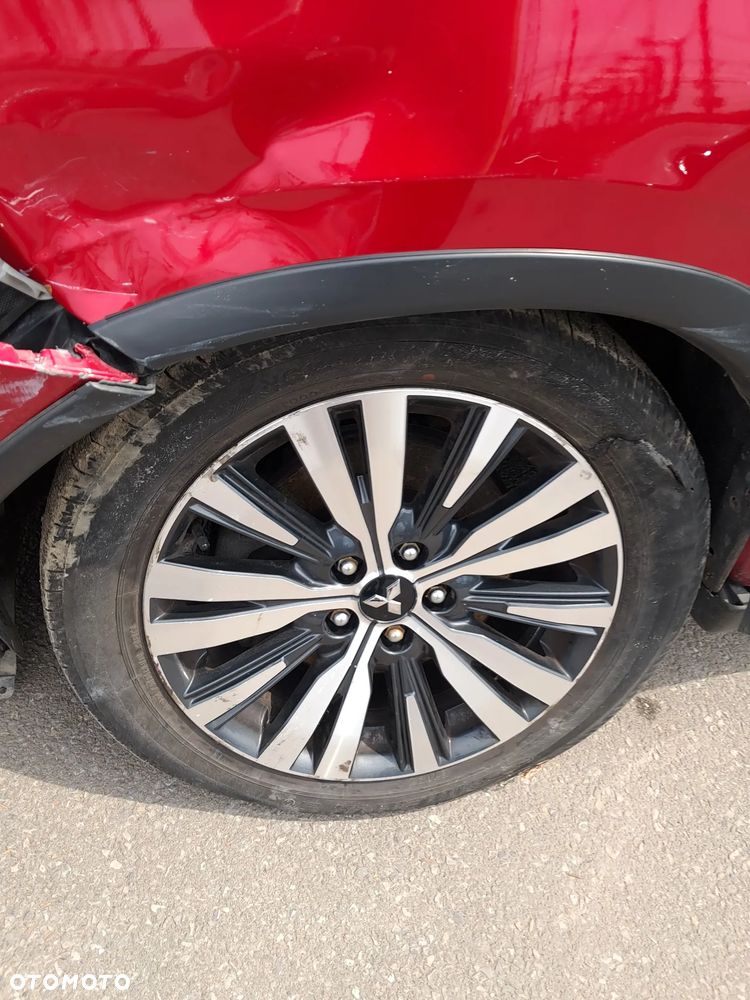 Mitsubishi Outlander - 8
