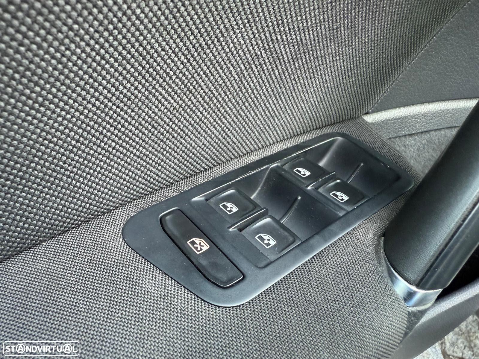 VW Golf 2.0 TDi GTD DSG - 30