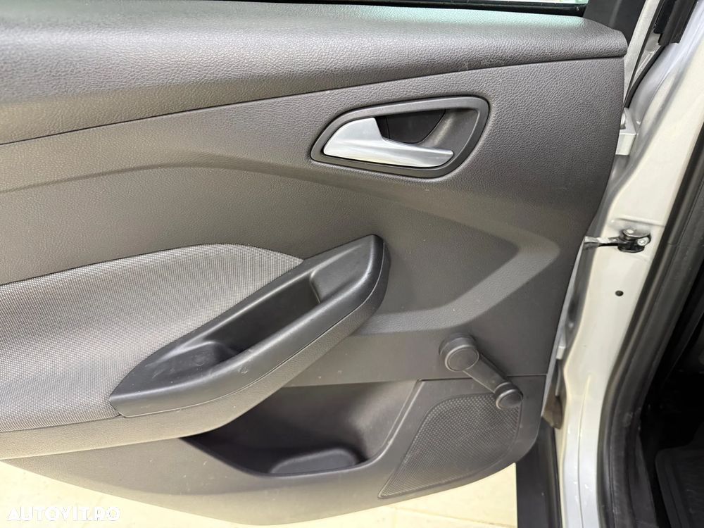 Ford Focus 1.6 TDCI DPF Trend - 23