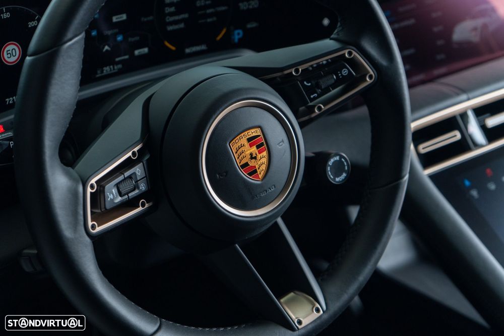 Porsche Taycan Cross Turismo Turbo - 37