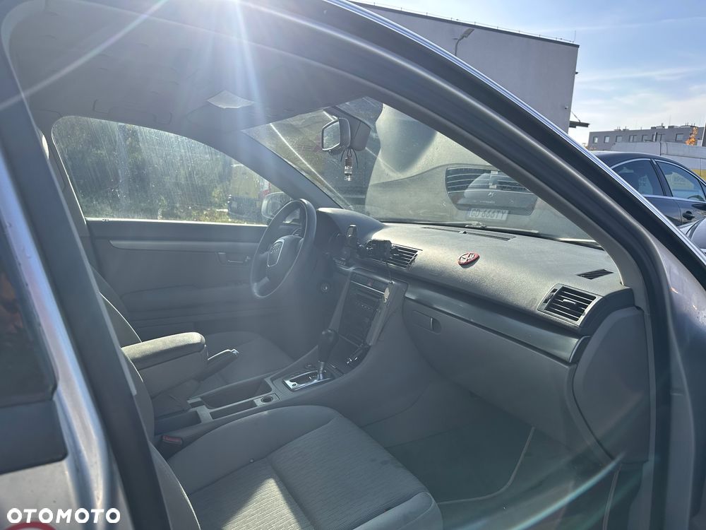 Audi A4 Limousine - 11