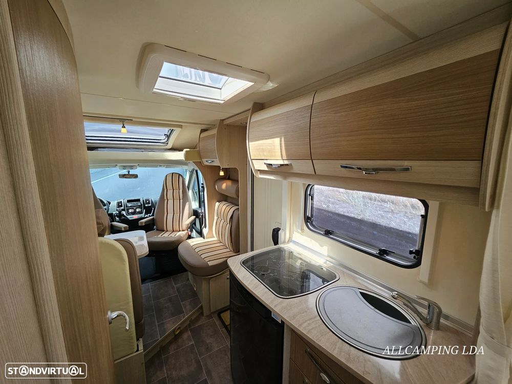 Burstner Nexxo T 687 CAMA CENTRAL - 30