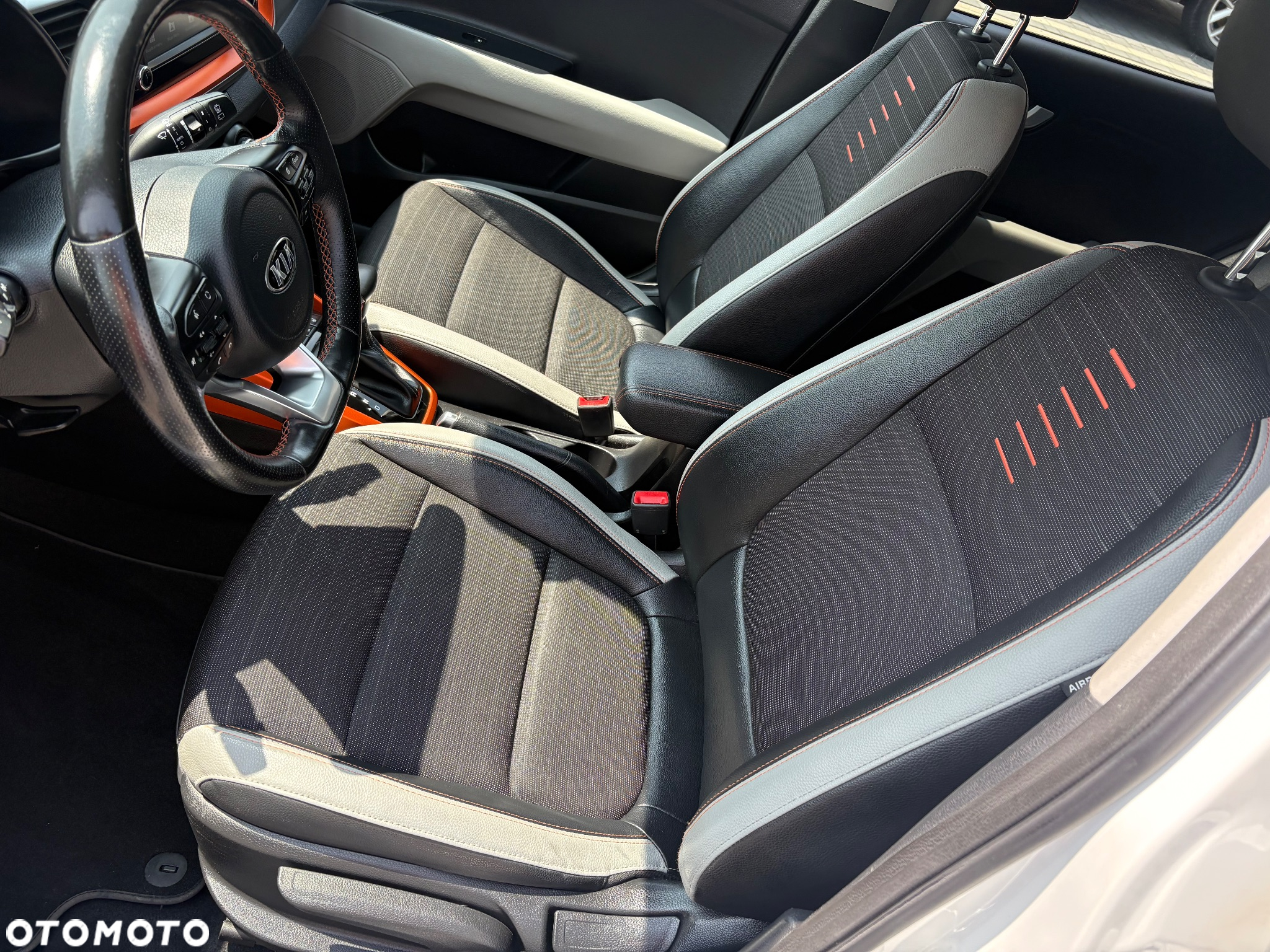 Kia Stonic 1.0 T-GDI DCT OPF Spirit - 17