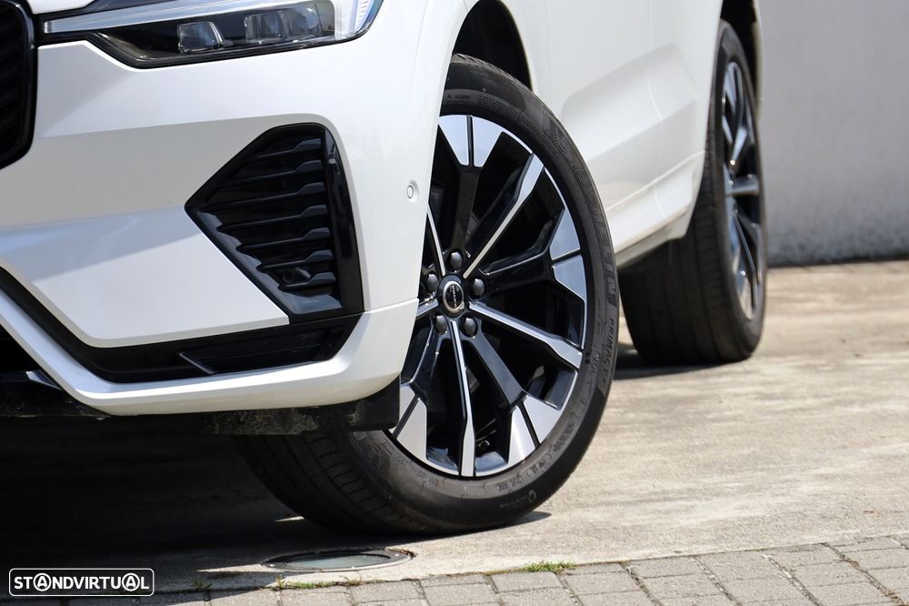 Volvo XC 60 2.0 T6 PHEV Plus Dark AWD - 31