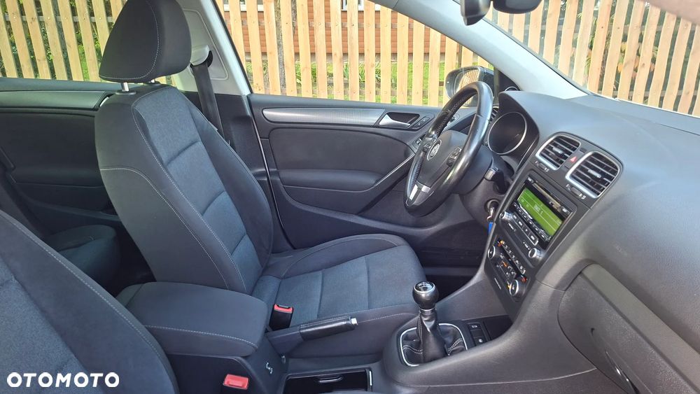 Volkswagen Golf - 22