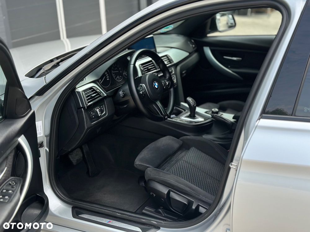 BMW Seria 3 328i Sport Line - 14