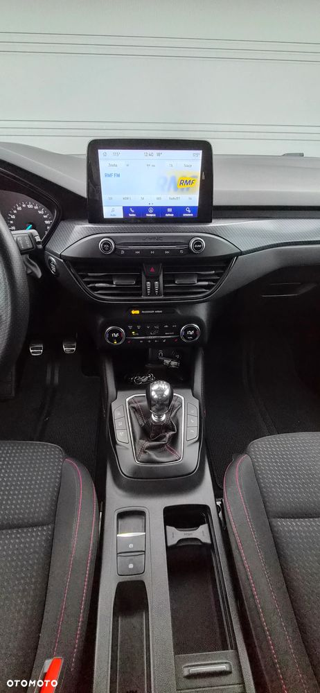 Ford Focus 2.0 EcoBlue STart-Stopp-System ST-LINE - 26