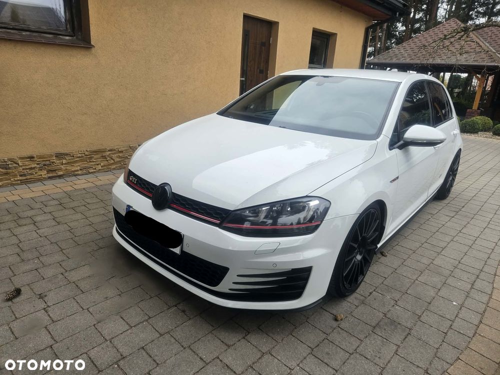 Volkswagen Golf - 5
