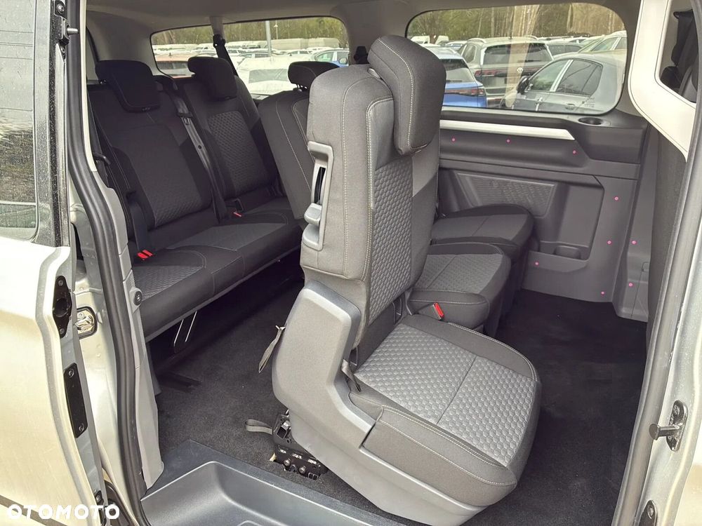 Volkswagen Caravelle - 16