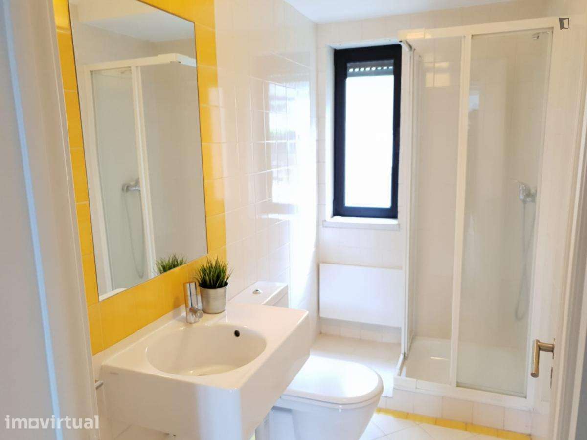 Quarto - localizado em São Bento Lisbon - Grande imagem: 4/8