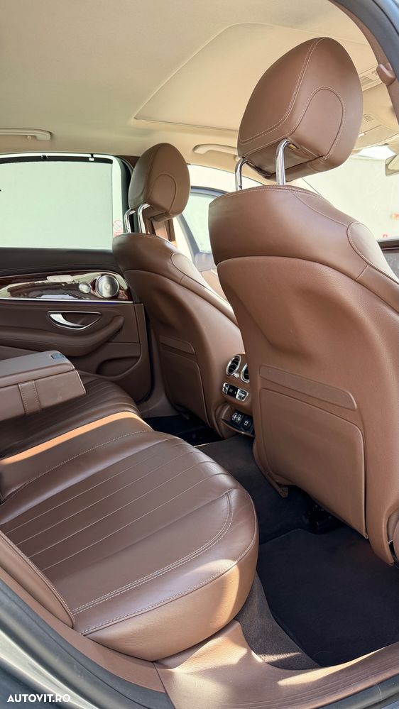 Mercedes-Benz E 220 d 4MATIC Aut. - 26
