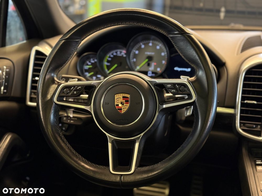Porsche Cayenne S E-Hybrid - 28