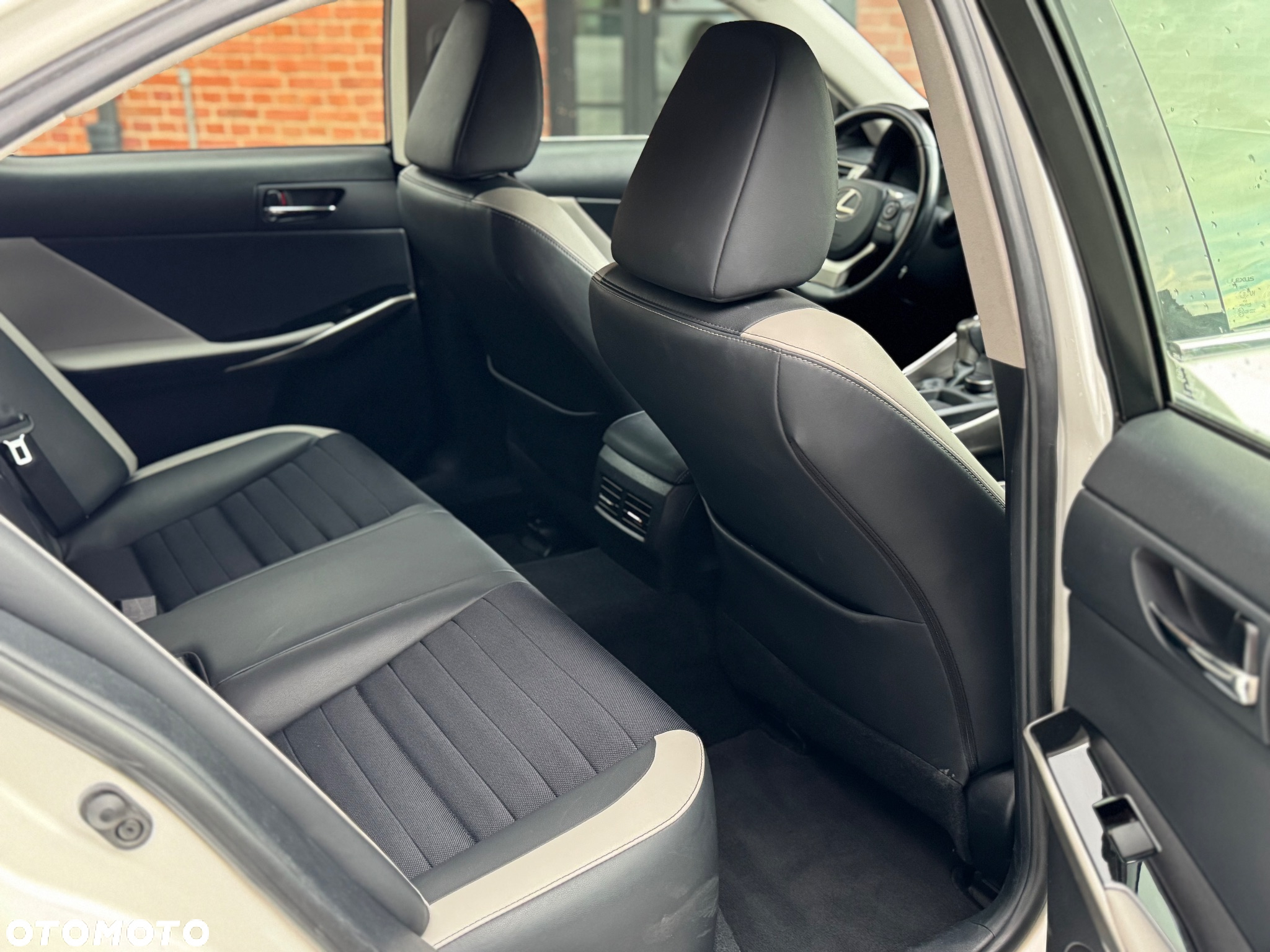 Lexus IS 200t / 300 Elegance - 21