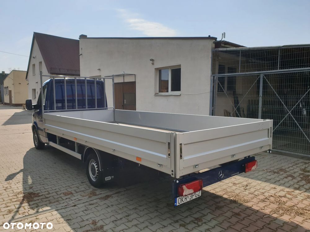 Mercedes-Benz Sprinter - 2