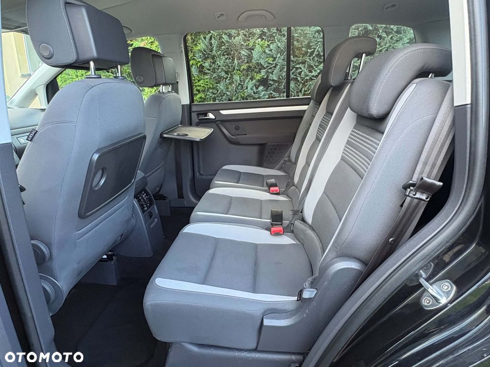 Volkswagen Touran 2.0 TDI DPF BlueMotion Technology DSG Highline - 11