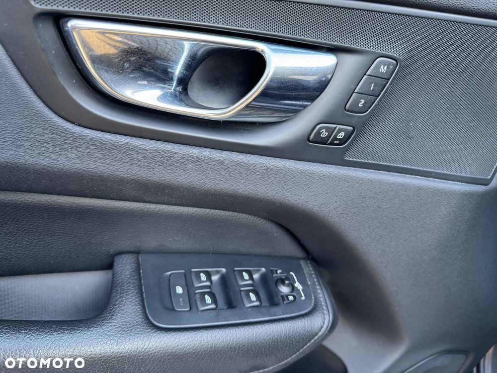Volvo XC 60 T8 AWD Plug-In Hybrid Inscription - 38