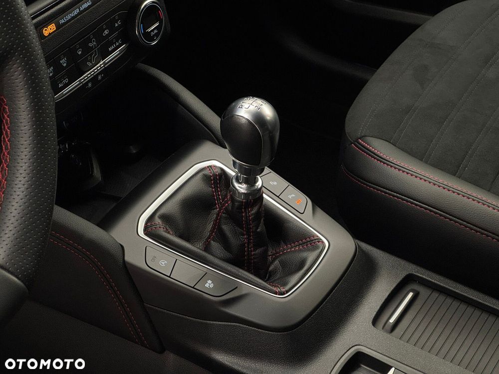 Ford Kuga 1.5 EcoBoost FWD ST-Line X - 9