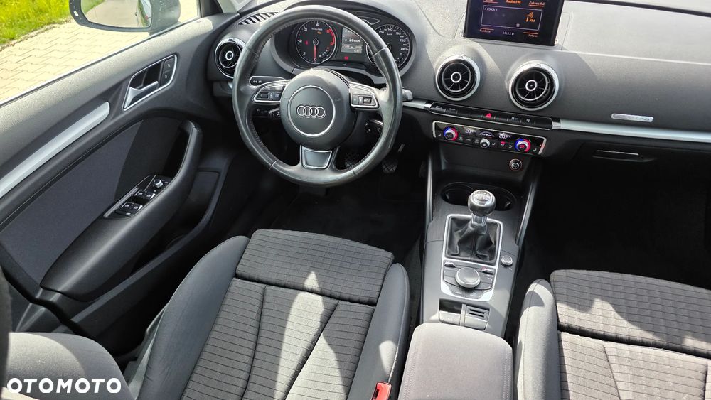 Audi A3 Sportback 2.0 TDI Ambiente - 16