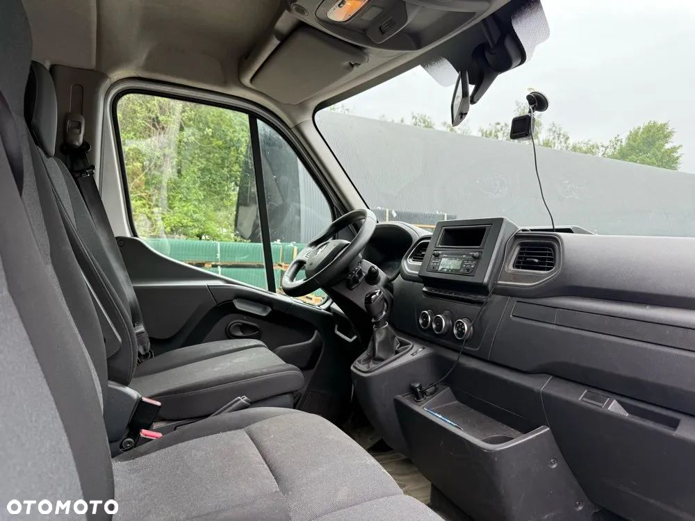 Renault Master bliźniaki 5,2m - 7