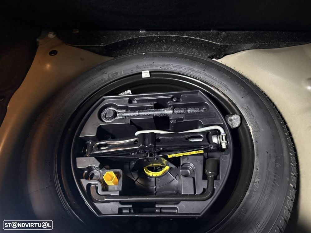 Peugeot 208 1.2 PureTech Style - 21