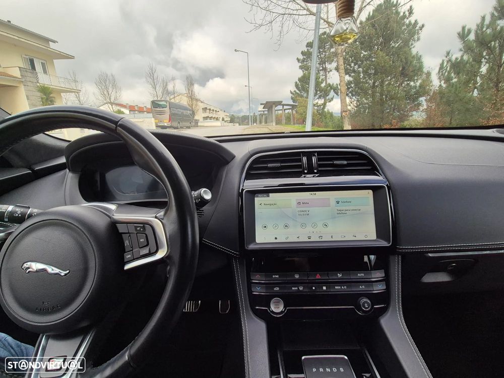 Jaguar F-Pace 2.0 i4D R-Sport Aut. - 14