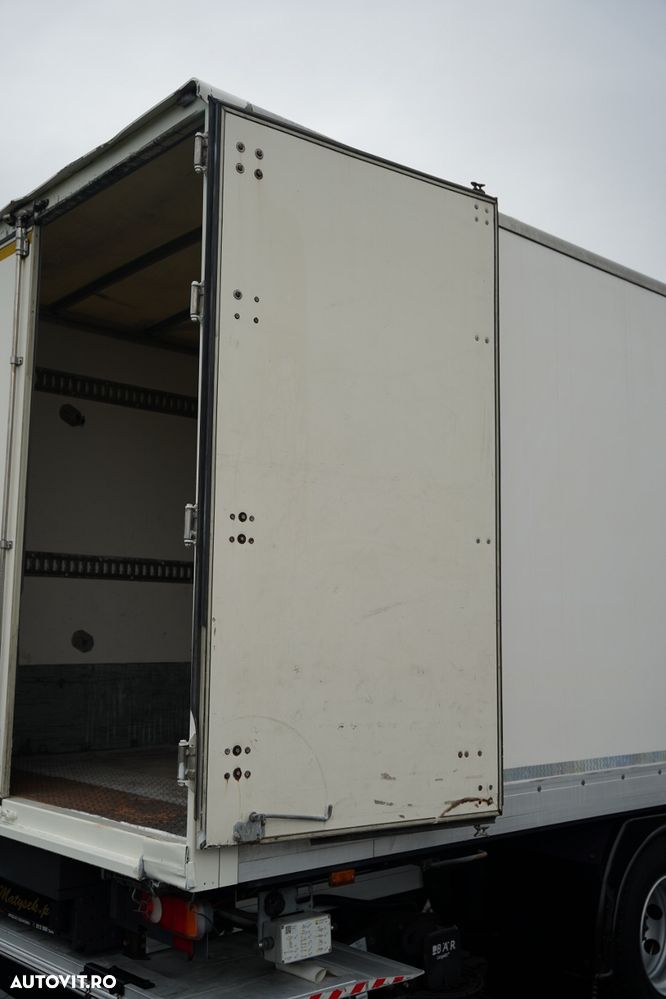 Volvo FL 250 / 4x2 / CAROSERIE FURGON - 7,8 M / LIFT HIDRAULIC BAR - 1.500 KG / - 20