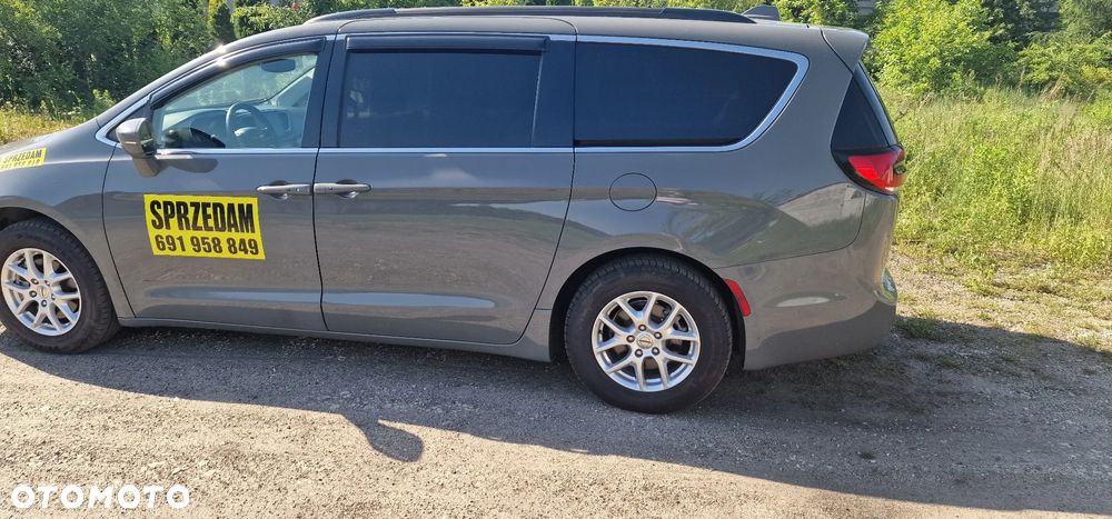 Chrysler Pacifica - 17