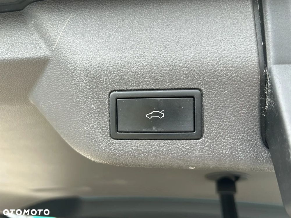 Volkswagen Multivan 1.4 TSI eHybrid PHEV 160kW L2 Life DSG - 13