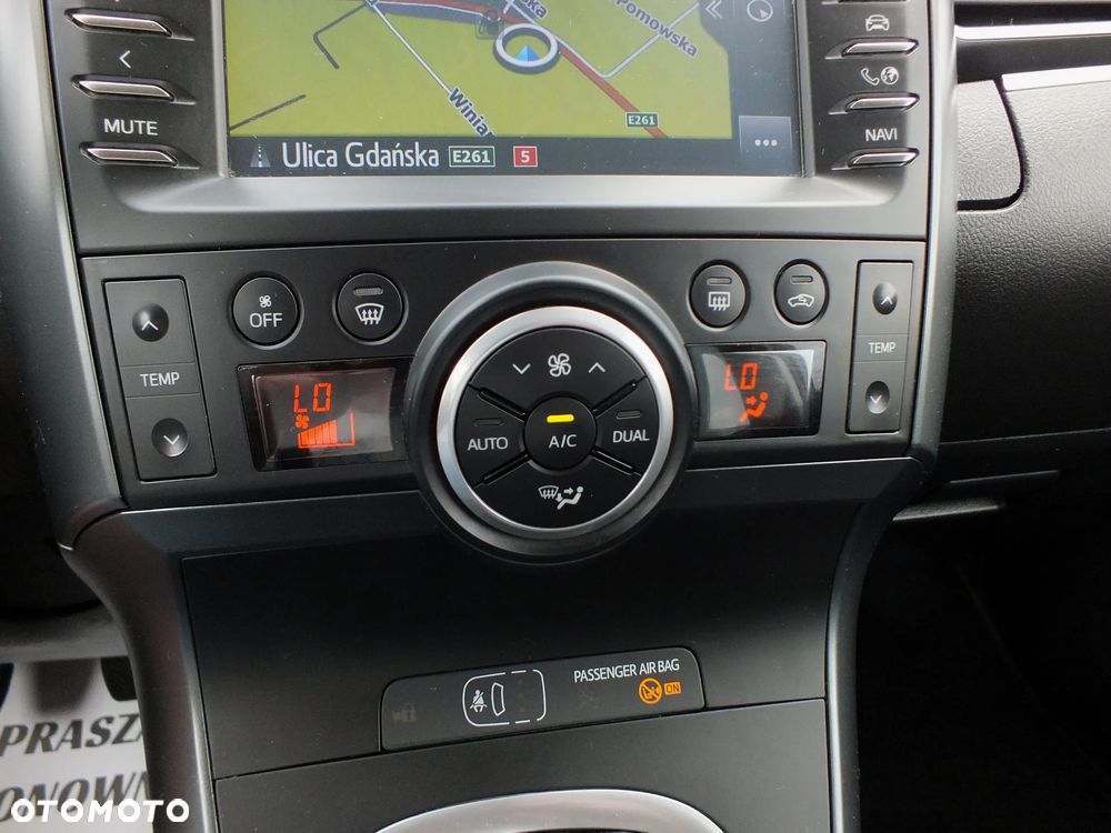 Toyota Verso 1.8 Executive - 11