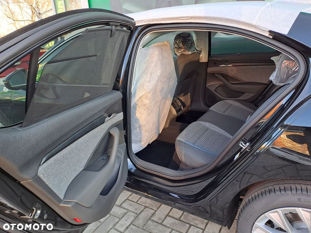 Skoda Superb 2.0 TDI SCR 4x4 Drive DSG - 7