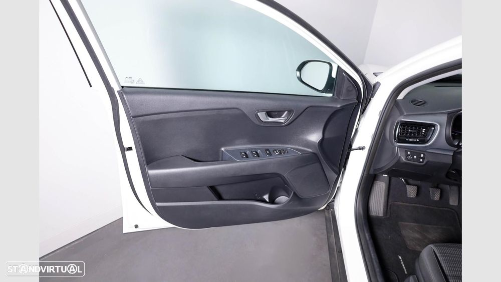 Kia Stonic 1.0 T-GDI Drive — fotografia 7