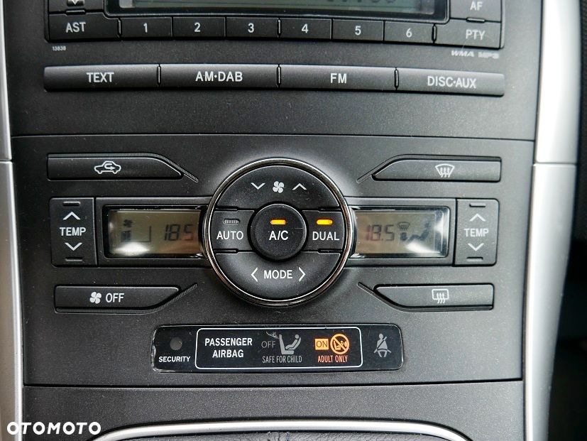 Toyota Auris 1.6 Executive - 14