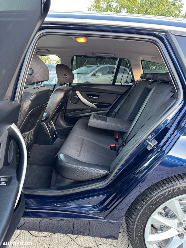 BMW Seria 3 320d Aut. Luxury Line - 25