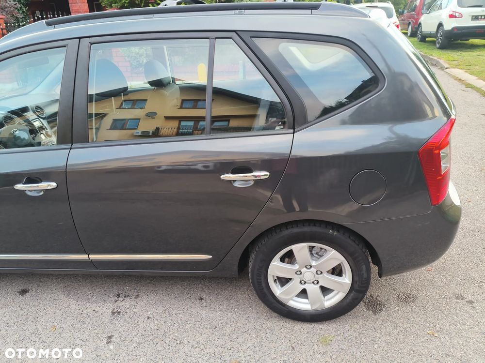 Kia Carens 2.0 CVVT Spirit - 30